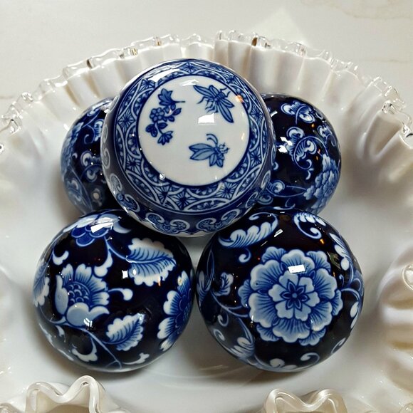 NEW! SET 5 CHINOISERIE Blue & White SPHERES - Picture 3 of 3